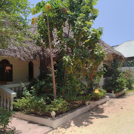 H & H Bungalows 눙귀 외부 사진